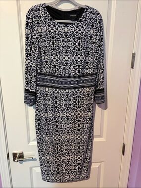 🖤Liz Claiborne Black and Beige  3/4 Sleeve Printed Sheath Dress. Size 10